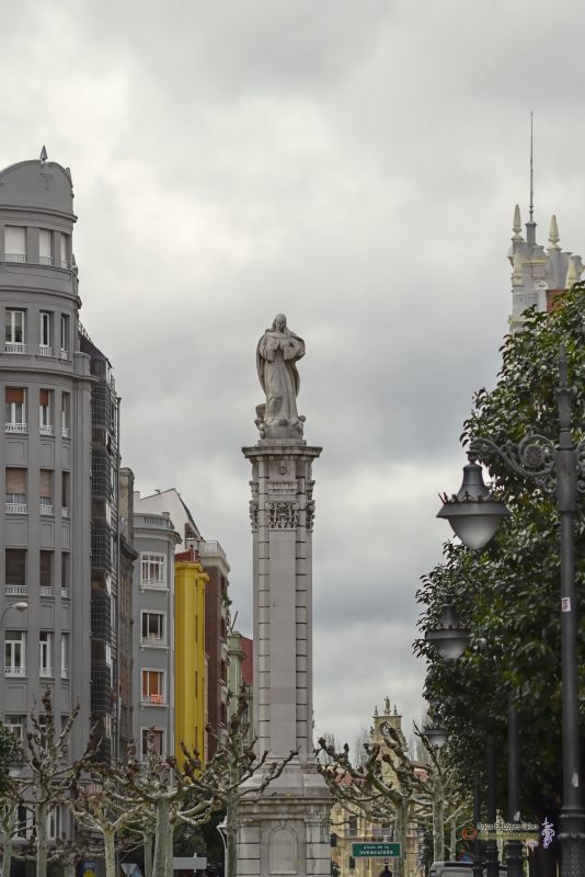 Plaza de la Inmaculada  (Leon).jpg